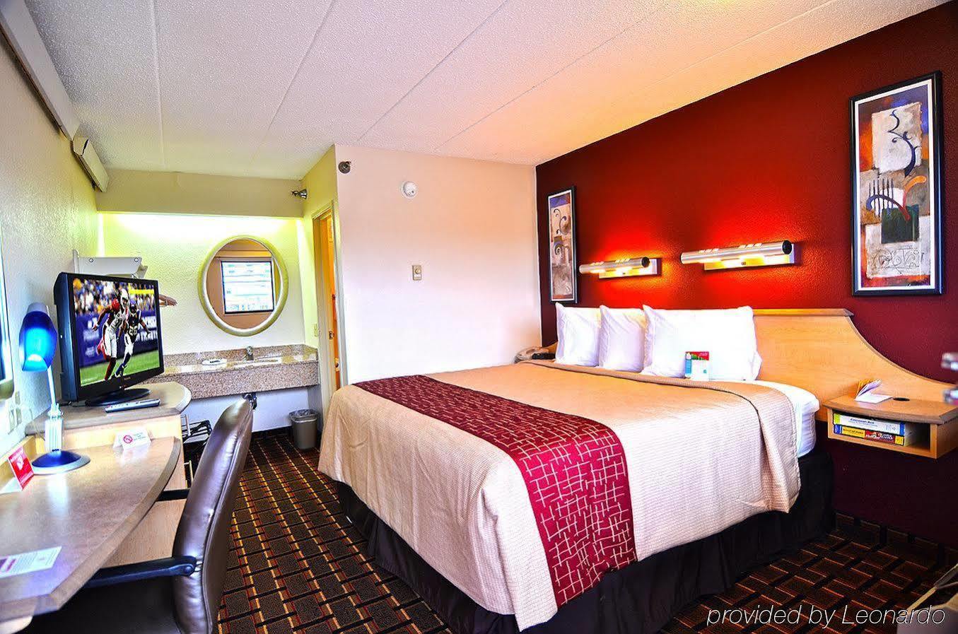 Red Roof Inn Cincinnati Northeast - Blue Ash Ngoại thất bức ảnh